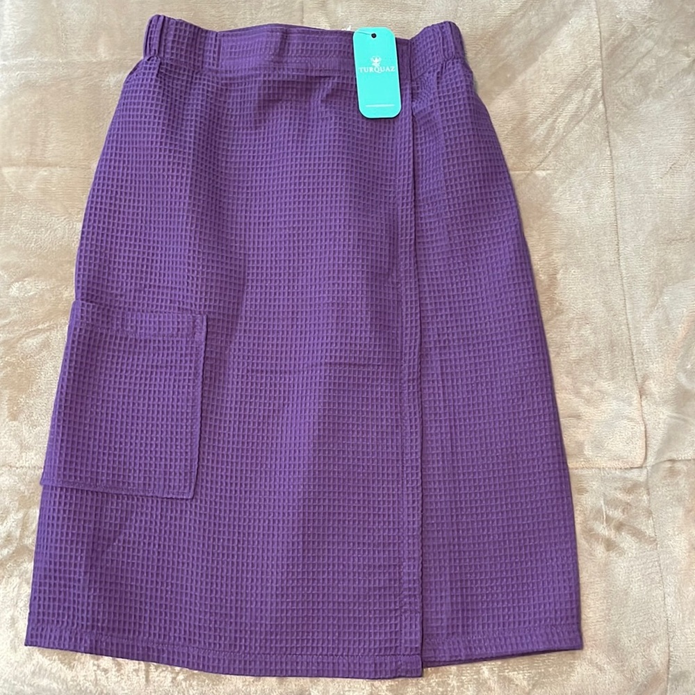 Bath towel/wrap with Velcro close